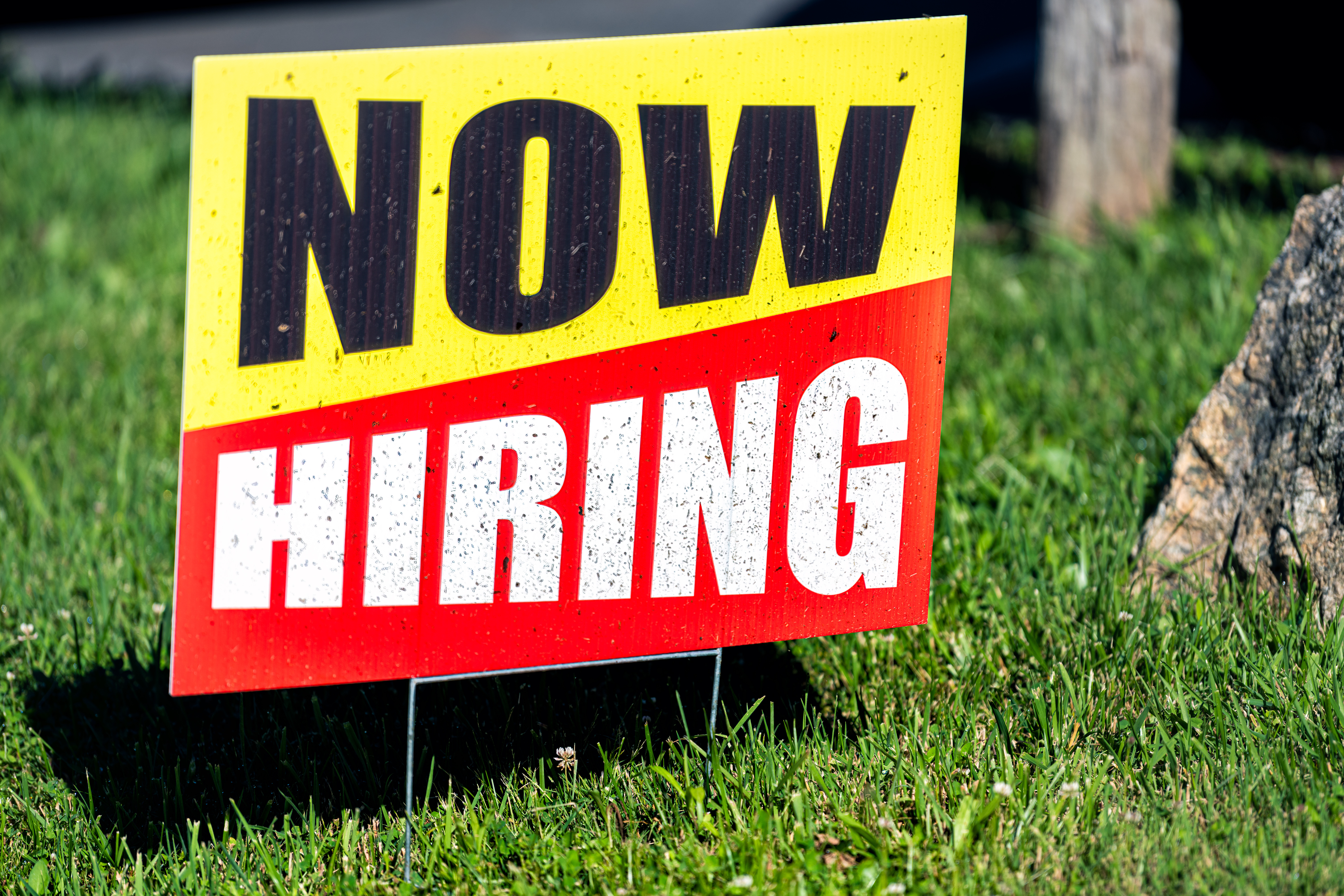 Now Hiring Sign | Banners.com